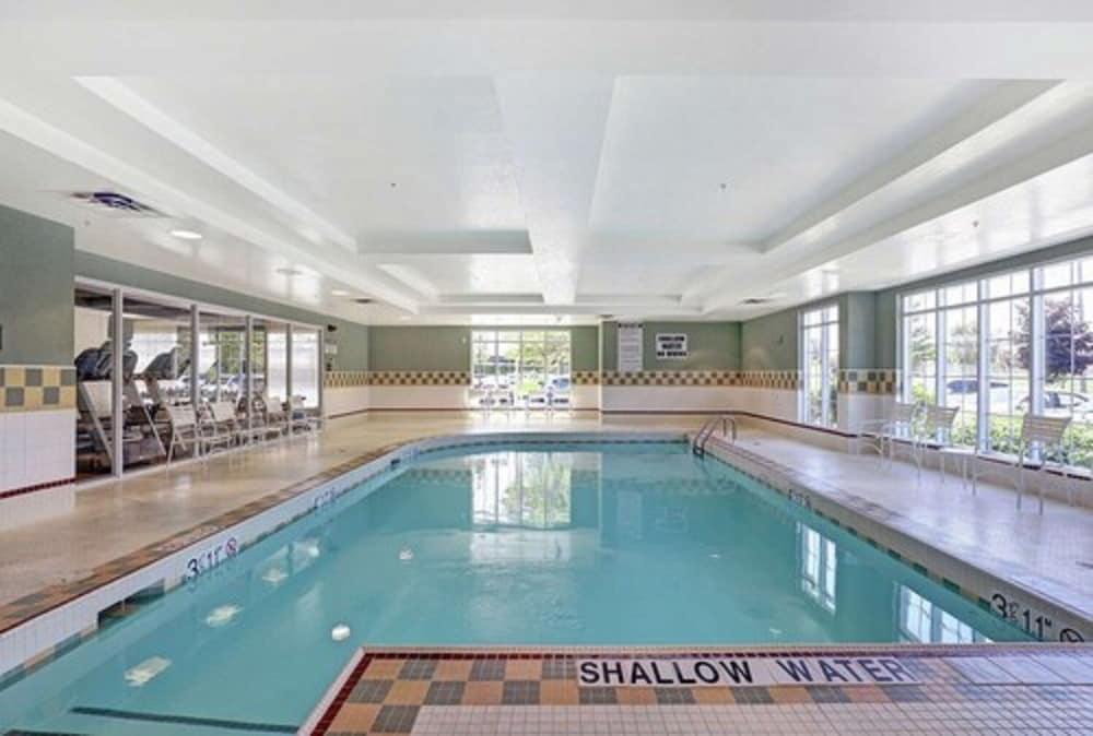 Homewood Suites By Hilton Toronto Mississauga Exterior photo
